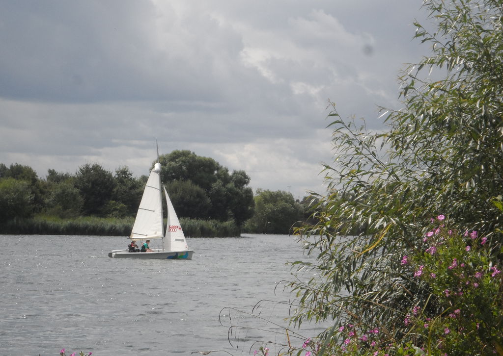 Yacht on Welsh Harp
