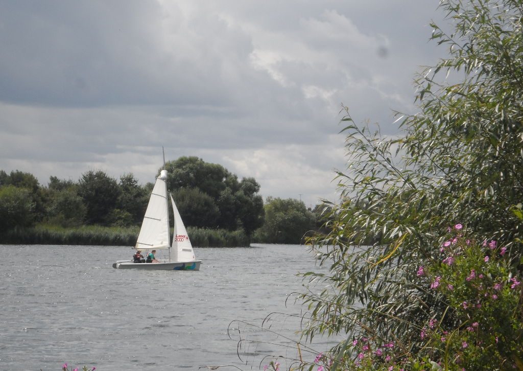 Yacht on Welsh Harp